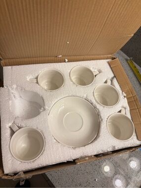 White porcelain tea or coffee cup set from the brand BTaT (Brew To A Tea).